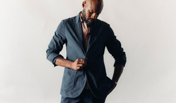 fit model posing in The Foundation Sportcoat in Dark Navy Twill